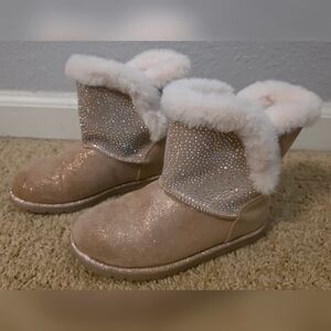 Seychelles Glittery Beige Kids Boots with Faux Fur